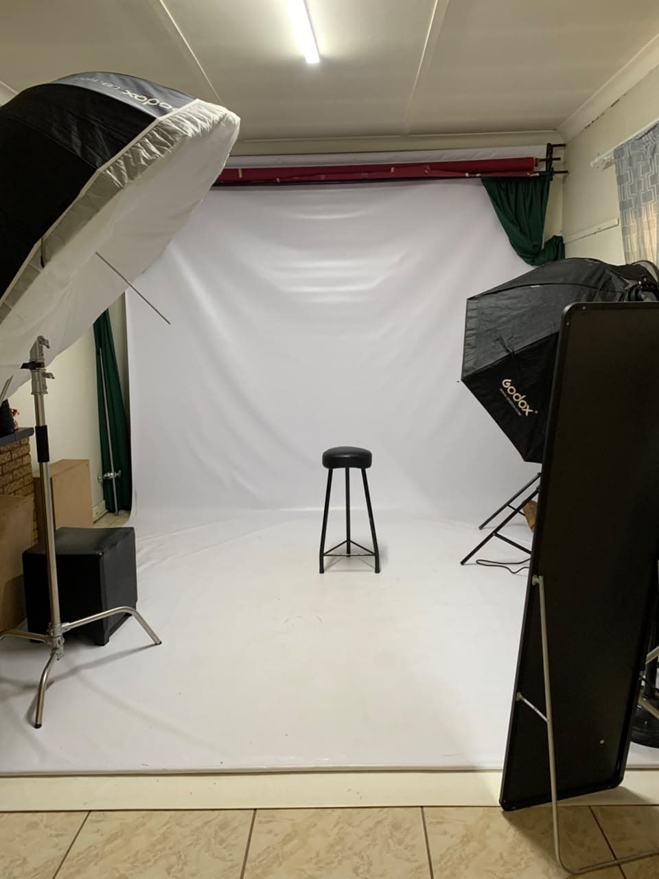 Ibge Media House studio — wide view